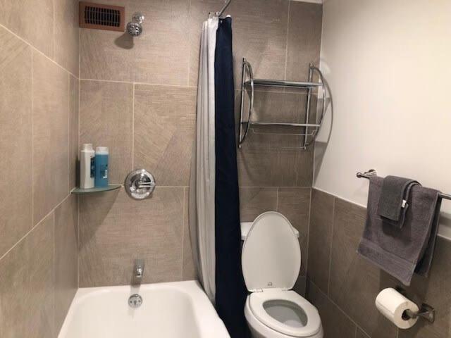 Holiday home Center Downtown! King Bed! Private Balcony! Pt8i